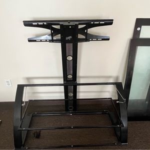 Doesn’t fit my tv , color is black don’t know the brand